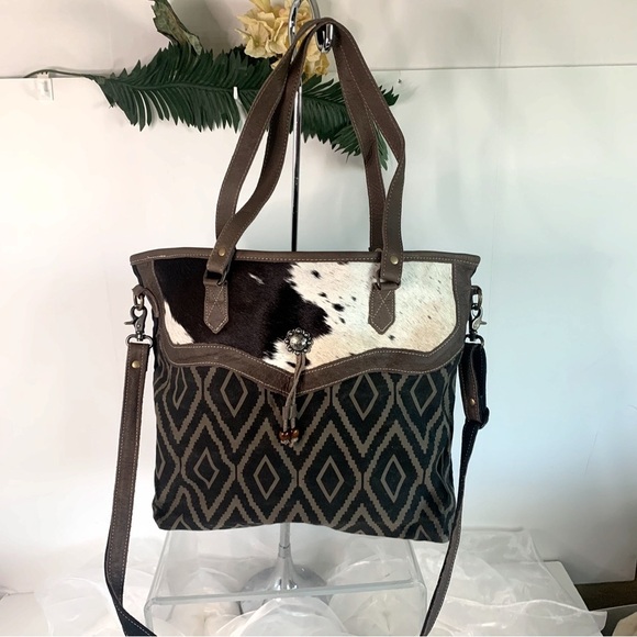 Myra Bag Western Tote Shoulder Bag for Women - Leather Crossbody Bag - Picture 2 of 8